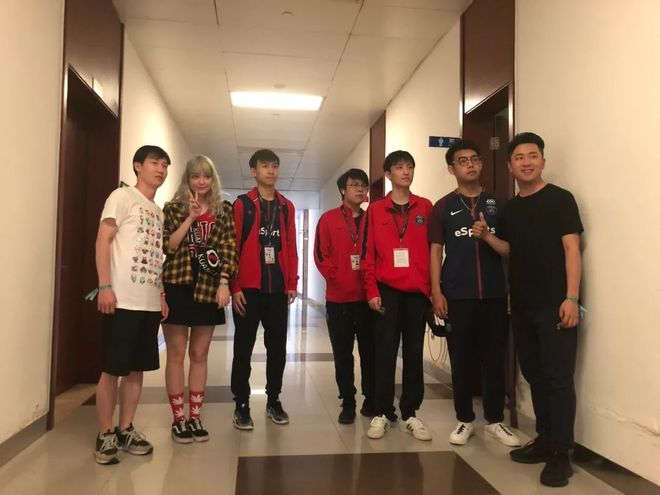 中盘持牌 中盘持牌